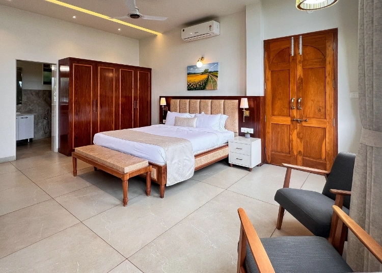 SJ Mandovi Grandeur